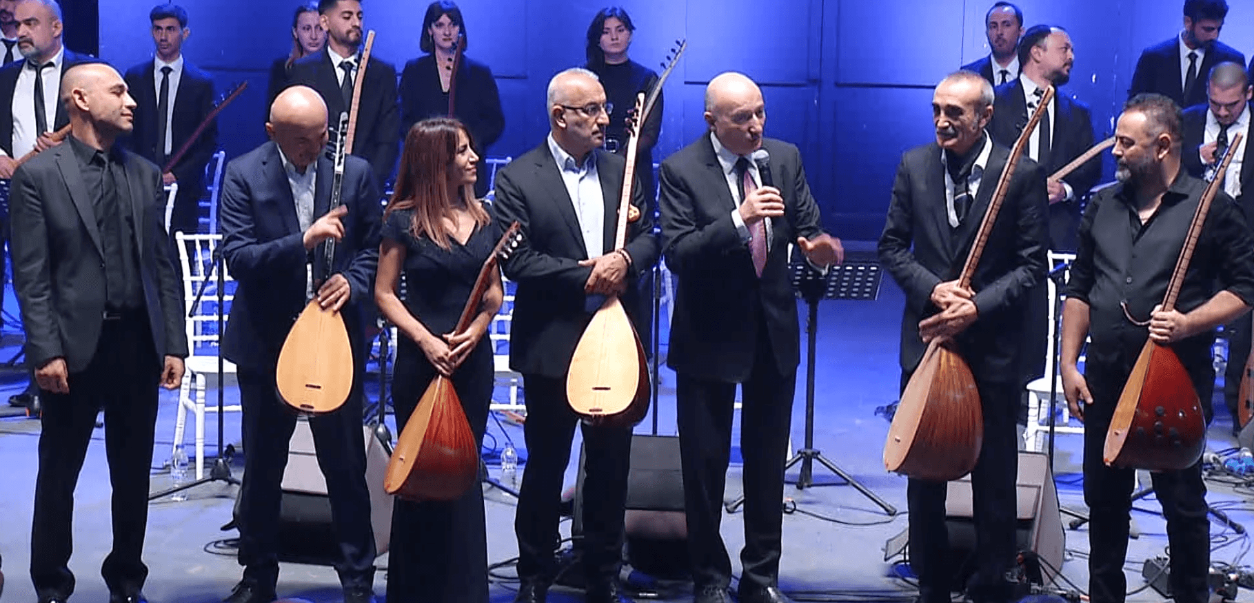 Ulu Ozanlar ve 40 Saz ekibi TÜTAV Başkanı ile birlikte
